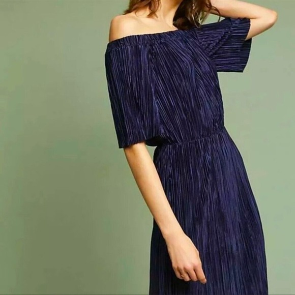 Anthropologie Sunday in Brooklyn S Navy Pleated Texture Off Shoulder Midi Dress - Picture 1 of 8